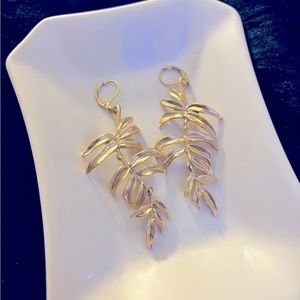 💎VERY RARE💎🆕THE WEBSTER/TARGET Collaboration (2012) Matte Gold Leaf Earrings